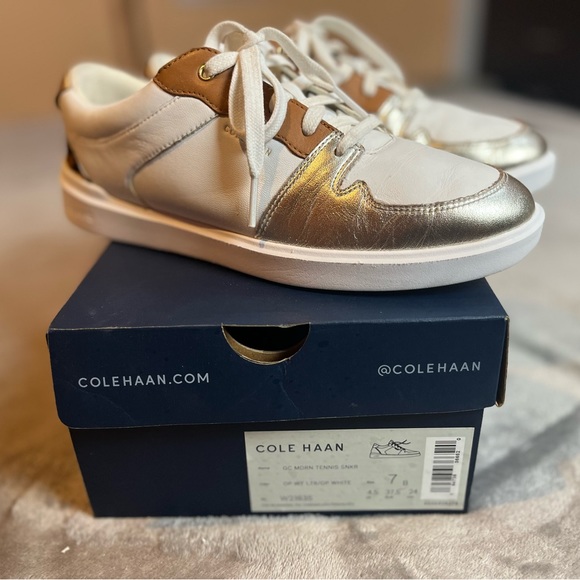 Cole Haan Woman’s Sneakers size 7B - Picture 2 of 5
